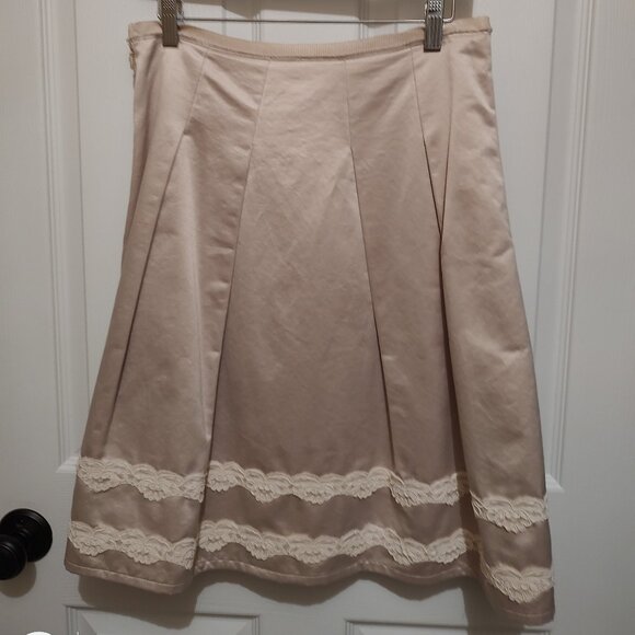 BCBGMAXAZRIA SKIRT COTTON POLYESTER BLEND IVORY ALENCON LACE ADORNMENT SIZE 8 - Picture 1 of 9